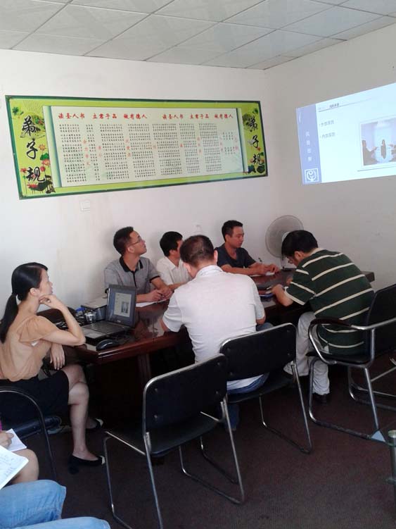 法律顾问人和律师事务所团队为长沙天创高管培训-- 合同管理与风险防控