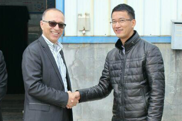 天创李总：欢迎Bruno先生来我公司考察。